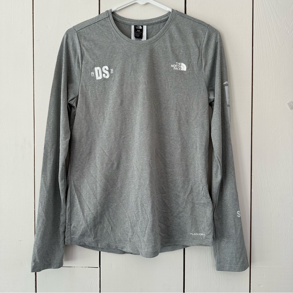 The North Face Elevation Long Sleeve Shirt S TNF Light Heather Gray Base Layer
